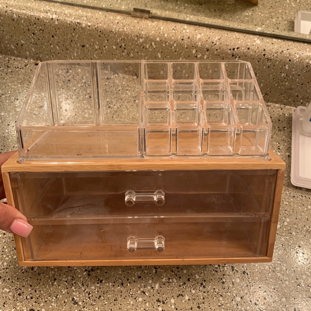 Makeup organizer